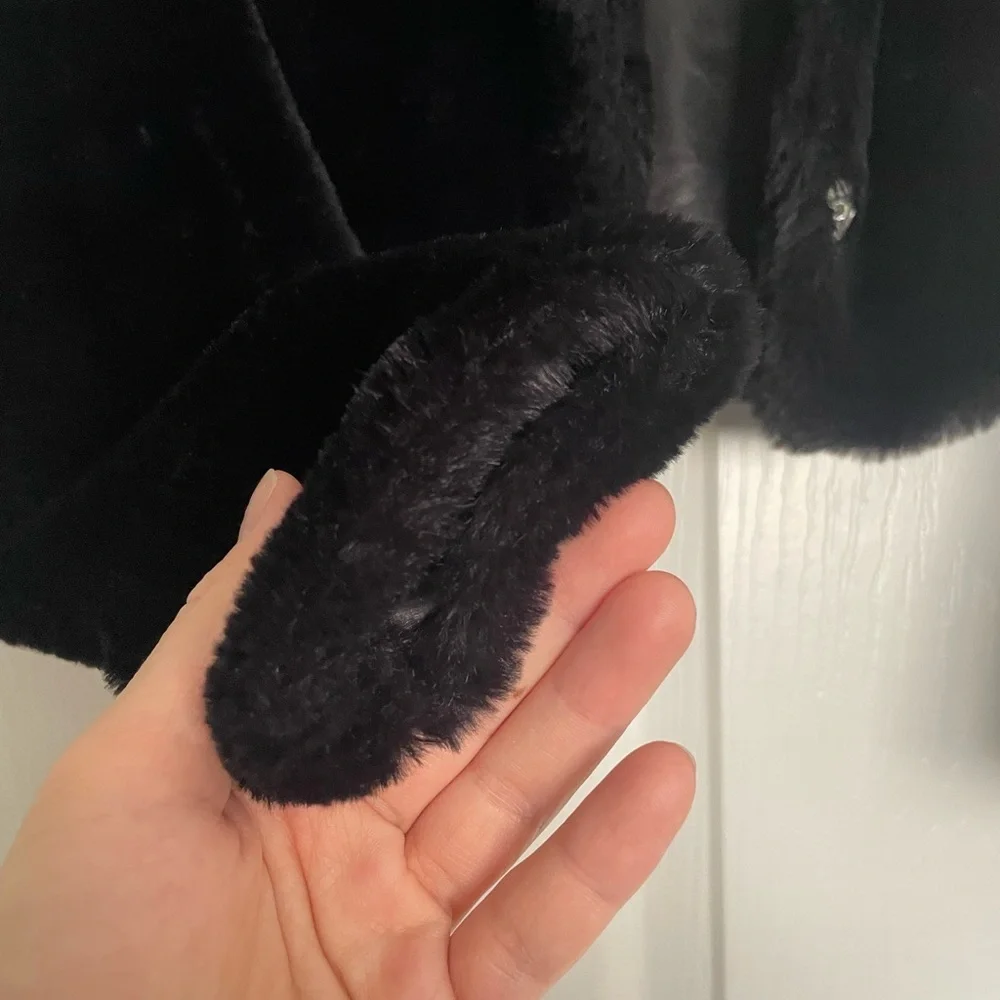 Knitworks Black Faux Fur Girls Cropped Jacket Size 10
